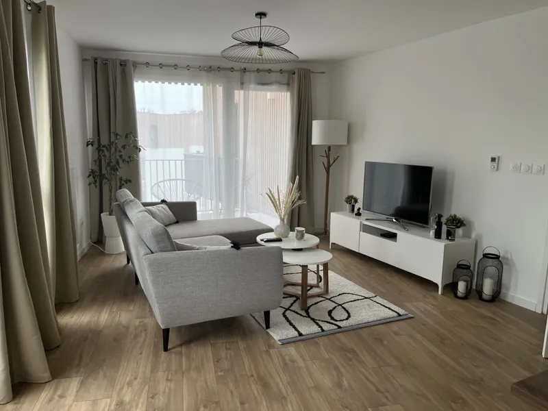 Colocation meublée de 3 chambres (89 m2) + parking dans un appartement neuf