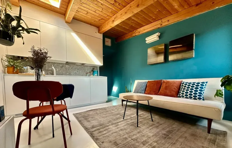 Refurbished, furnished flat
