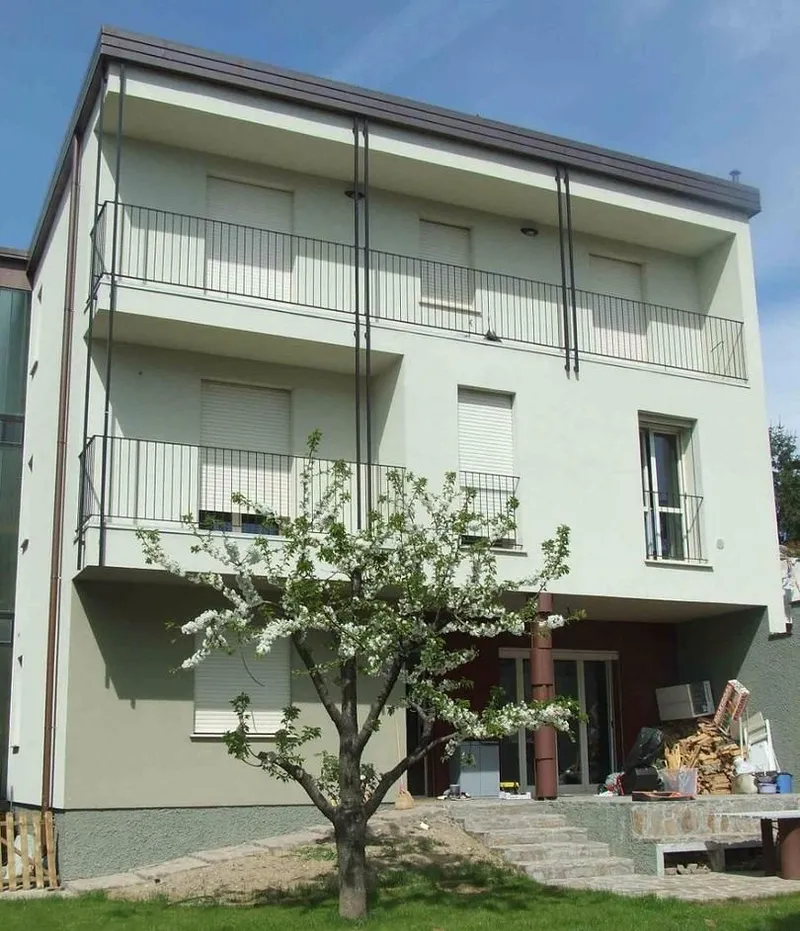 MILAN - Three-room flat with 2 bedrooms and 2 bathrooms, on a temporary tenancy
