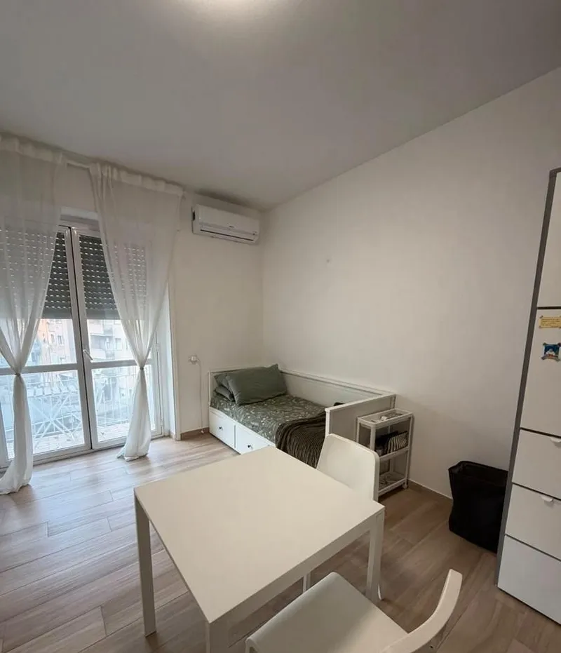 Refurbished studio flat