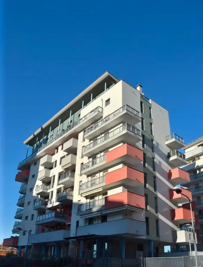 Ampio bilocale Santa Giulia piano alto