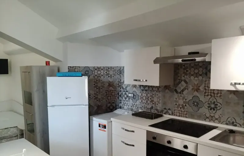 Monolocale arredato in BOVISA (ple Lugano)