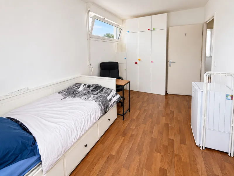 Femme uniquement Chambre meublée à Nanterre (92) – 750 €/mois TOUT COMPRIS – CAF possible