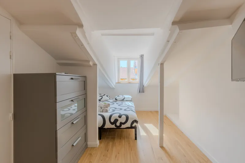 Studio meublé rénové 20 m², tram & facs, Nice Garibaldi
