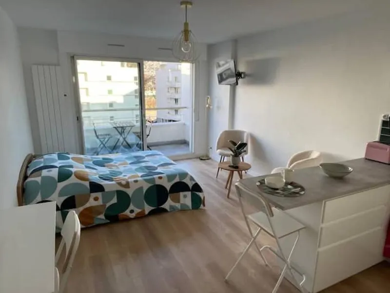 Studio entièrement meublé