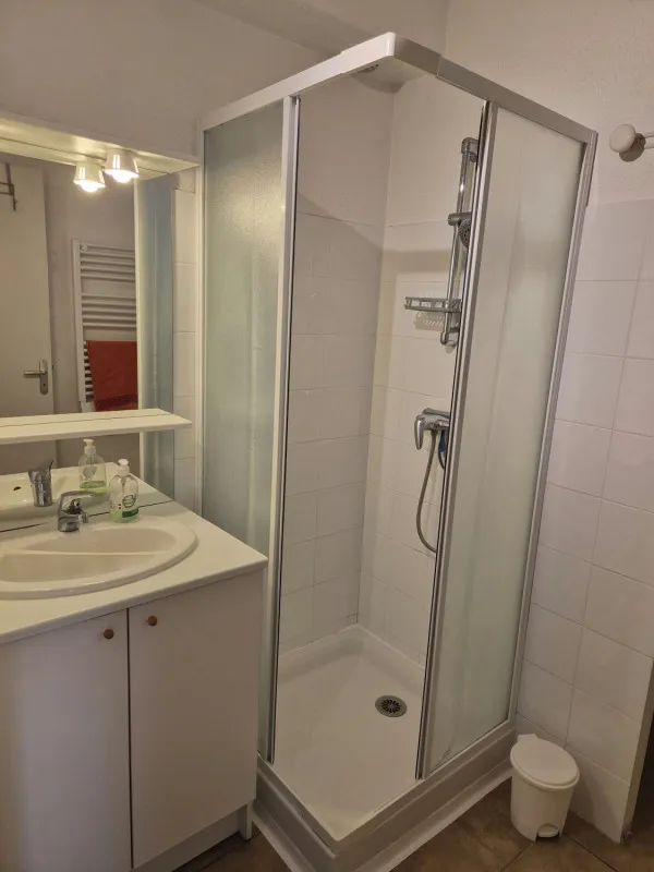À LOUER – Charmant studio meublé de 27 m² – Quartier Richelieu, Nîmes