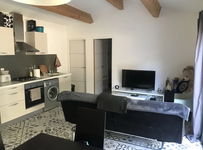 Appartement meublé dans propriété avec jardin