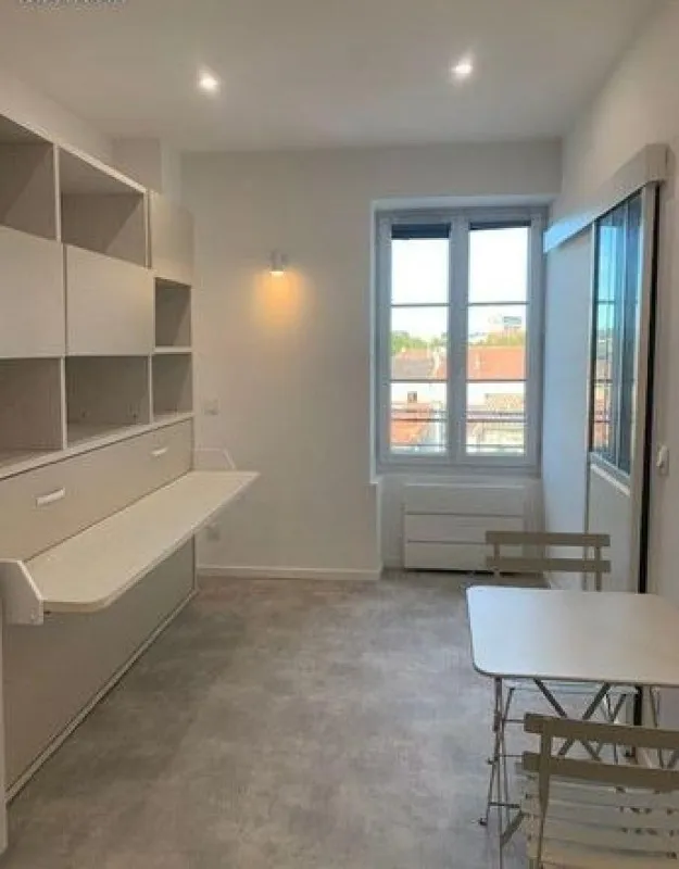 studio meublé de 17m² a Nîmes centre ville