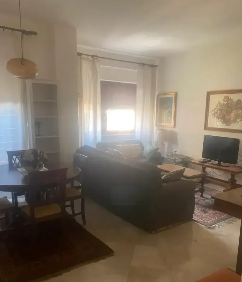 trivani arredato al centro di Palermo