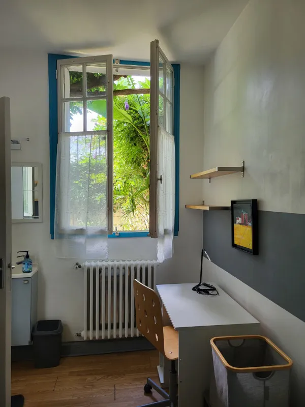 Chambre meublée indépendante